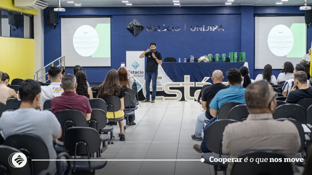 CrediSIS promove palestra sobre Cooperativismo, Proteção e Decisões Financeiras na Estácio-Unijipa